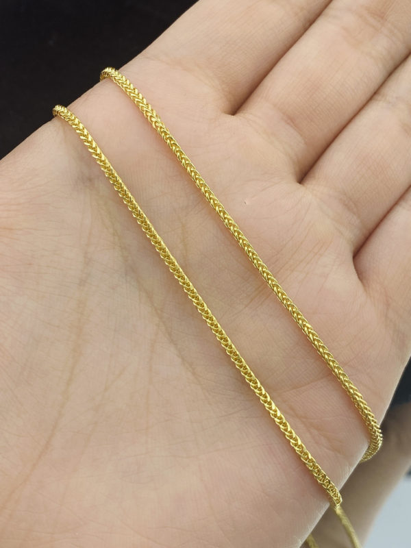 Cadena tejido franco cuadrado para dama, oro de 18k.